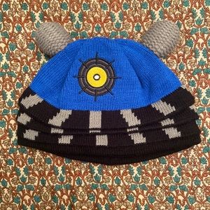 NWOT Kid’s Doctor Who Winter Beanie Hat Dalek